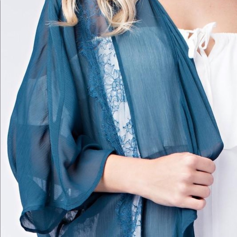 Teal Lace Kimono - Picture 4 of 6